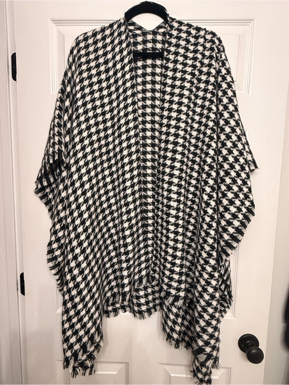 NWT Old Navy Houndstooth Flannel Poncho Ruana Wrap Cape One Size